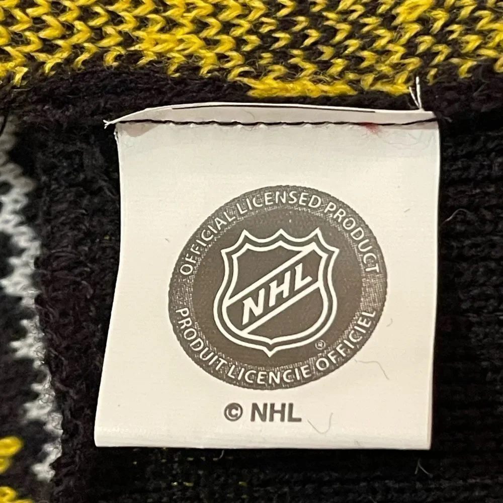 Boston Bruins NHL Officially Licensed Petwear Knit Holiday Dog Sweater XS NWT
